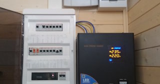 Установка и подключение стабилизаторов напряжения от 578 руб в Кыштыме - ЭлектроКшт